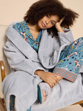 Load image into Gallery viewer, Clover Cosy Robe - Light Grey