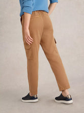 Load image into Gallery viewer, Clover Cargo Trouser - Mid Tan