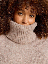 Load image into Gallery viewer, Diamond Stitch Poncho