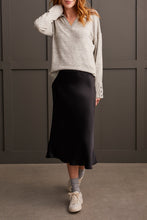 Load image into Gallery viewer, Pull On Midi Skirt - Black