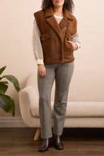 Load image into Gallery viewer, Sherpa Vest - Brown
