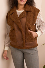 Load image into Gallery viewer, Sherpa Vest - Brown