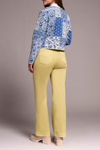 Load image into Gallery viewer, Reversible Paisley Quilted Jacket