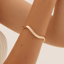 Load image into Gallery viewer, Curves Bracelet - Gold