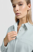 Load image into Gallery viewer, Cropped Blouse with Pocket - Droplet Grey