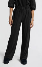 Load image into Gallery viewer, Jersey Plisse Wide Leg Trouser - Black