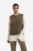 Load image into Gallery viewer, Sleeveless Sweater - Caper Melange