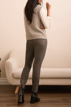 Load image into Gallery viewer, Vest With Pockets - Sandstone
