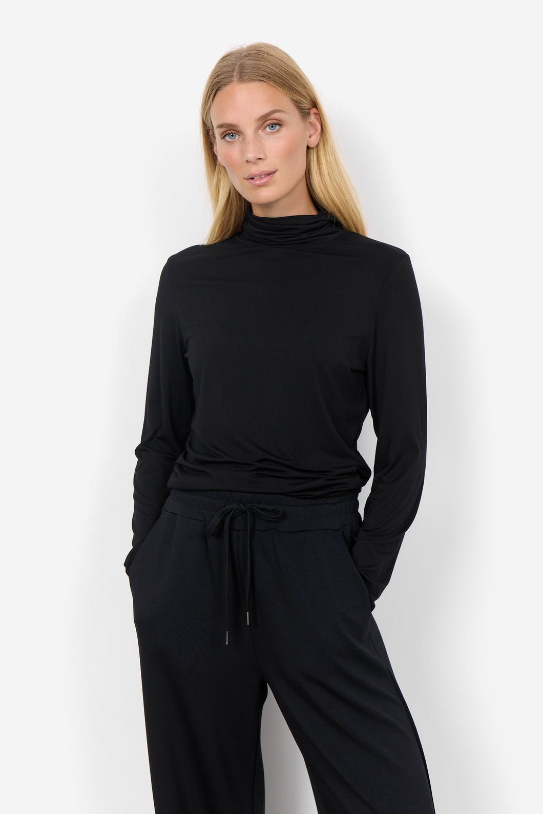 Marica Turtleneck - Black