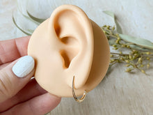 Load image into Gallery viewer, Aspyn Hoops
