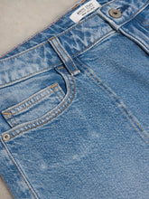 Load image into Gallery viewer, Tia Wide Leg Crop Jean - Mid Denim
