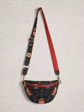 Load image into Gallery viewer, Sebby Jacquard Bag - Bird Print
