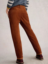 Load image into Gallery viewer, Twister Cord Trouser - Dark Tan
