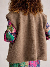 Load image into Gallery viewer, Borg Gilet - Dark Natural
