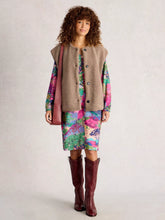 Load image into Gallery viewer, Borg Gilet - Dark Natural
