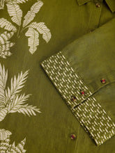 Load image into Gallery viewer, Cassie Linen Shirt - Green Print
