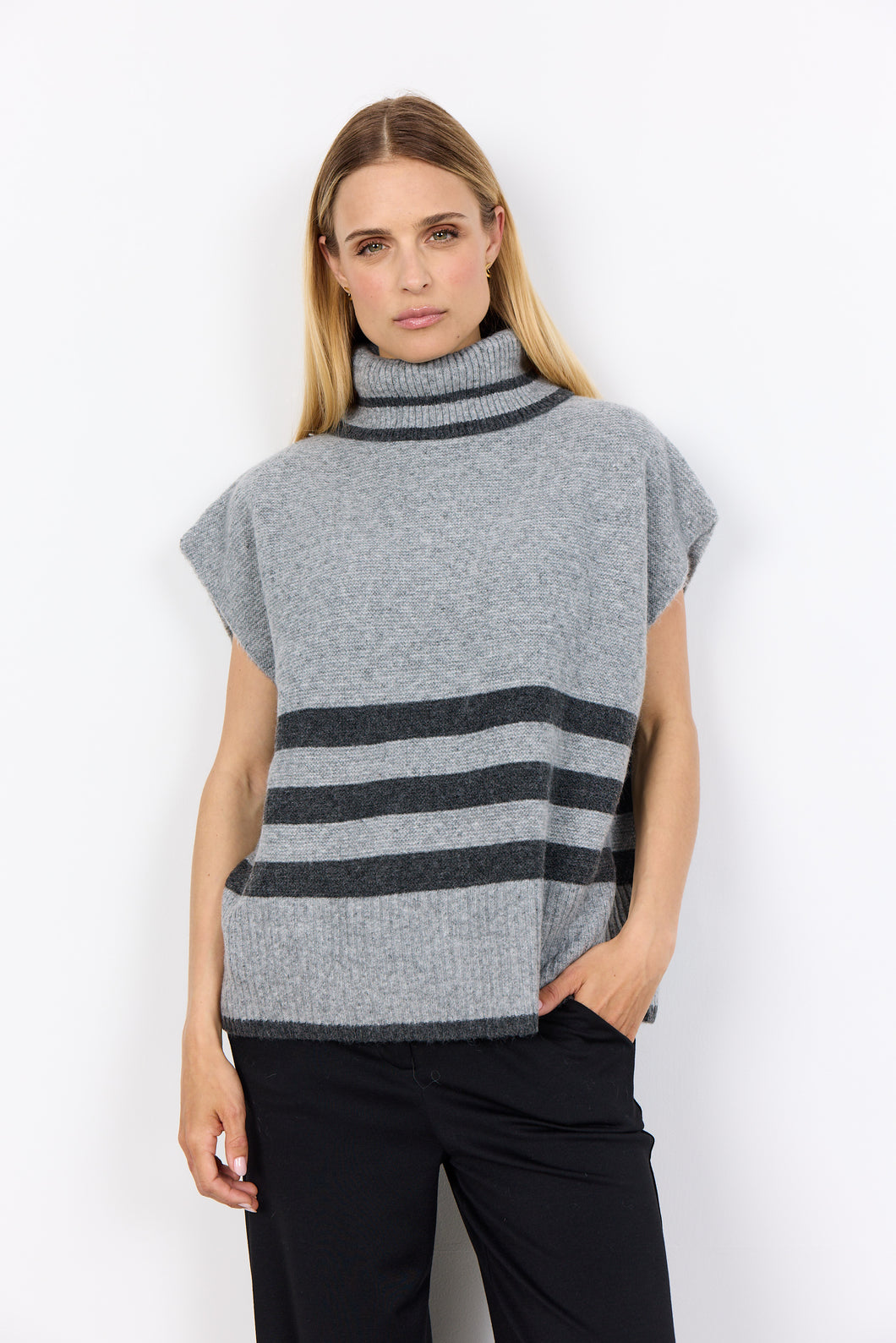 Vif Cowl Neck Pullover