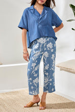 Load image into Gallery viewer, Flowy Crop Pant - Seaside Blue
