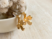 Load image into Gallery viewer, Forget Me Not Earring
