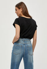 Load image into Gallery viewer, Leti T-Shirt - Black
