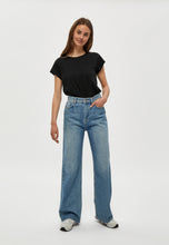 Load image into Gallery viewer, Leti T-Shirt - Black
