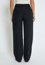 Load image into Gallery viewer, Livina Straight Leg Pant - Black
