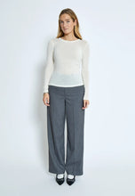 Load image into Gallery viewer, Cally 100% Wool Long Sleeve Top
