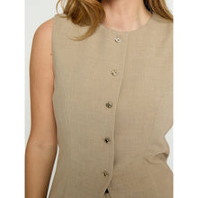 Load image into Gallery viewer, Famey Vest - Sand
