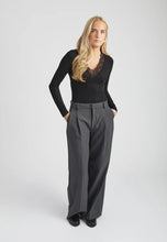 Load image into Gallery viewer, Milli Long Sleeve Lace Detail - Black
