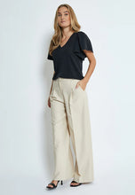 Load image into Gallery viewer, Rianne Shirt - Black
