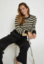 Load image into Gallery viewer, Sofie Pullover
