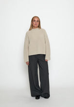 Load image into Gallery viewer, Sylvia Knit Pullover - Light Grey
