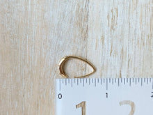 Load image into Gallery viewer, Aspyn Hoops
