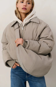 Cropped Puffer Jacket With Collar - Beige