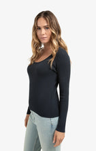 Load image into Gallery viewer, Long sleeve fitted top - Blue
