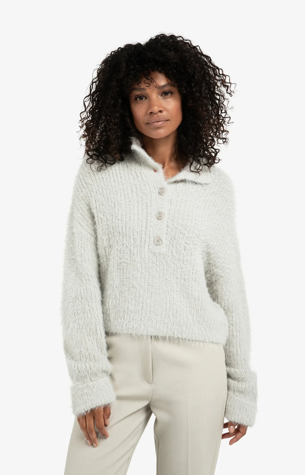 Fluffy Sweater with collar and buttons - Cloud Grey