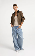 Load image into Gallery viewer, Jacket with contrast collar - Teak Brown Melange
