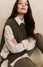 Load image into Gallery viewer, Sleeveless Sweater - Caper Melange

