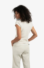 Load image into Gallery viewer, Sleeveless Sweater with knot detail and shimmer - Cream
