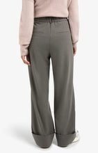 Load image into Gallery viewer, Trouser with turned up cuffs - Dark Taupe

