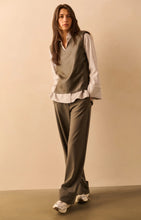 Load image into Gallery viewer, Trouser with turned up cuffs - Dark Taupe
