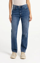 Load image into Gallery viewer, Straight Leg 32" High Rise Denim
