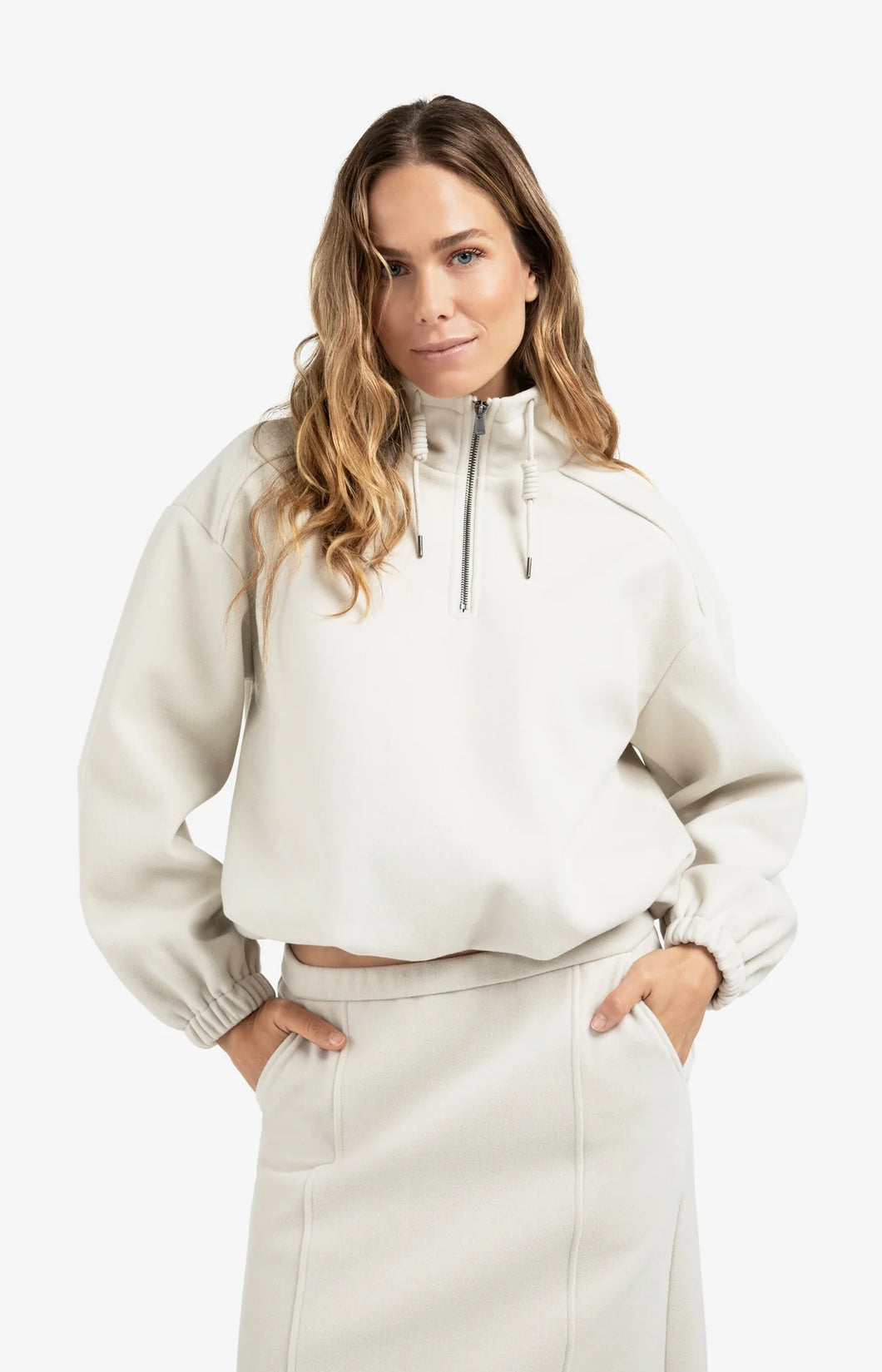 Sweatshirt with balloon sleeves and zip collar