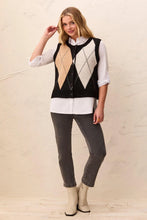 Load image into Gallery viewer, Intarsia Knit Argyle Sweater Vest

