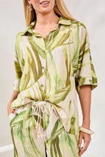 Load image into Gallery viewer, Flowy Linen Blend Blouse - Palm Print
