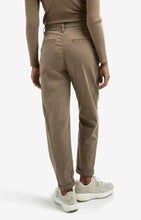 Load image into Gallery viewer, Chino Trouser with Pleat - Capers Brown

