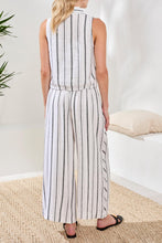 Load image into Gallery viewer, Sleeveless Linen Blend Button Front Top
