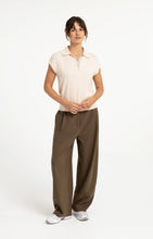 Load image into Gallery viewer, Barrel leg trousers with pleat detail - Teak Brown
