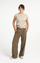 Load image into Gallery viewer, Woven wide leg trousers with pleat detail - Teak Brown
